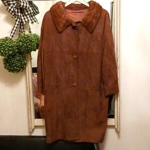 Gorgeous Vintage  Rich Brown Suede Coat With Mink Collar. 16  Pristine 👑⚜️👑